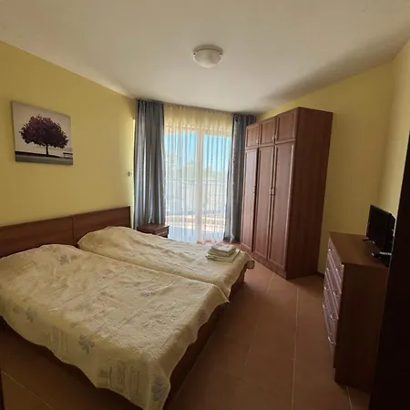 Menada Amadeus 1 Apartments, Sunny * Σάνι Μπιτς